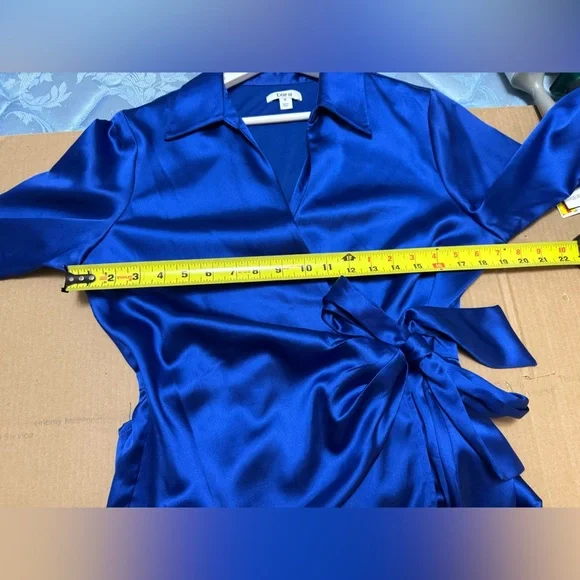 NWT Bar III Royal Blue Satin Long Sleeve Wrap Dress Career Cocktail Event - Picture 9 of 10